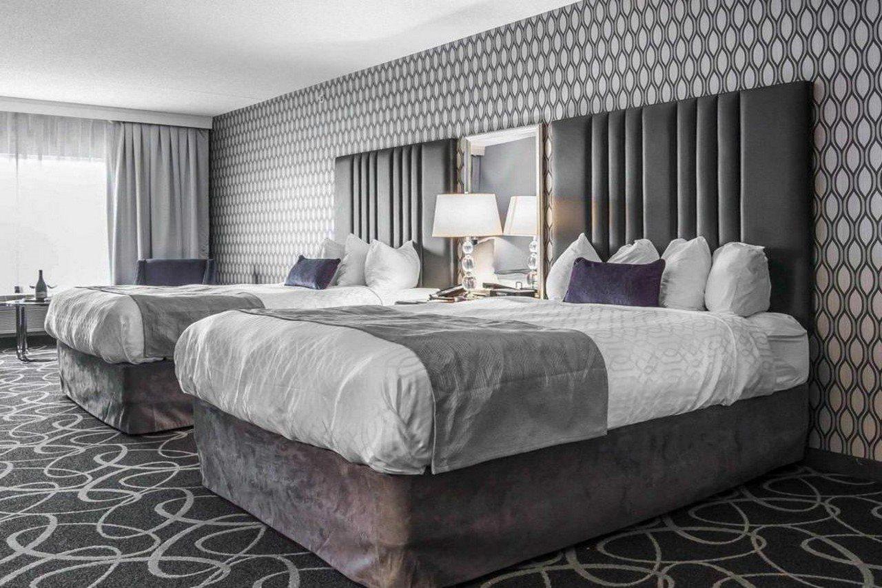 Park Manor Hotel Clifton Park Exterior photo A typical room at the Hilton Garden Inn